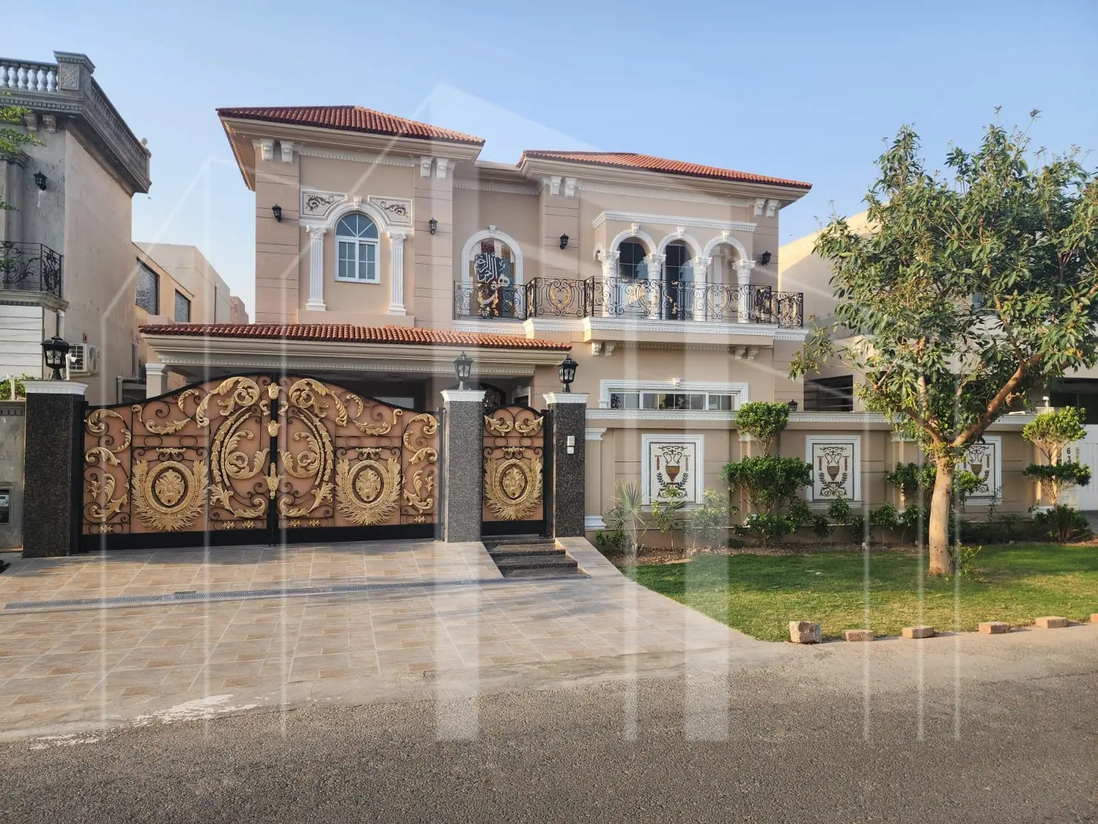 House for sale in F Block, DHA Phase 6