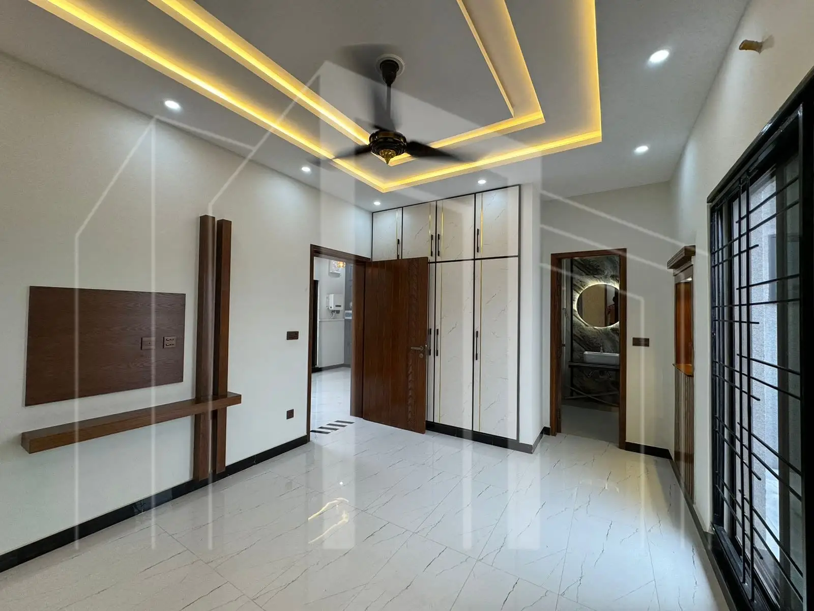 Etihad Town Phase 1 — photo 2