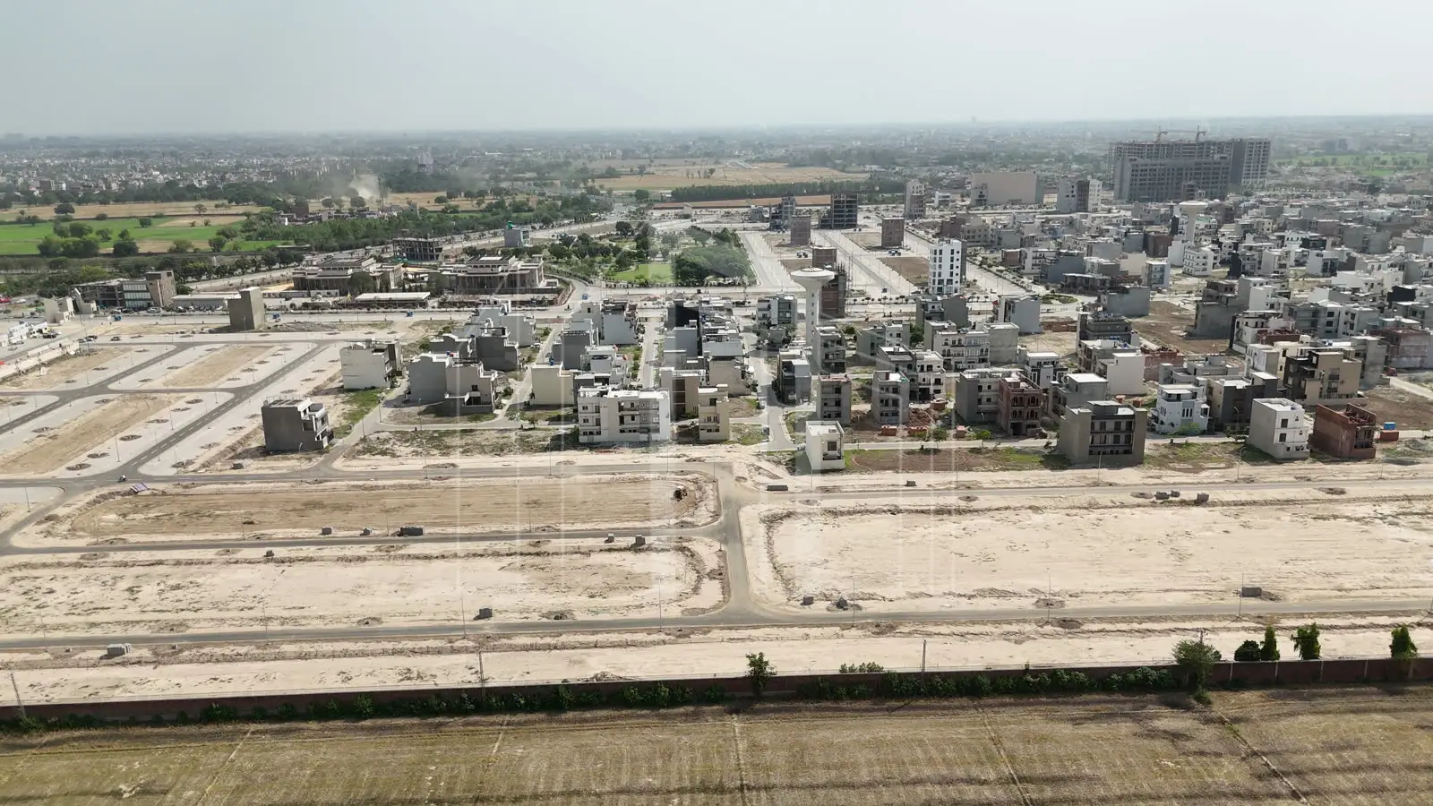 Etihad Town Phase 1, Block Royal — photo 4