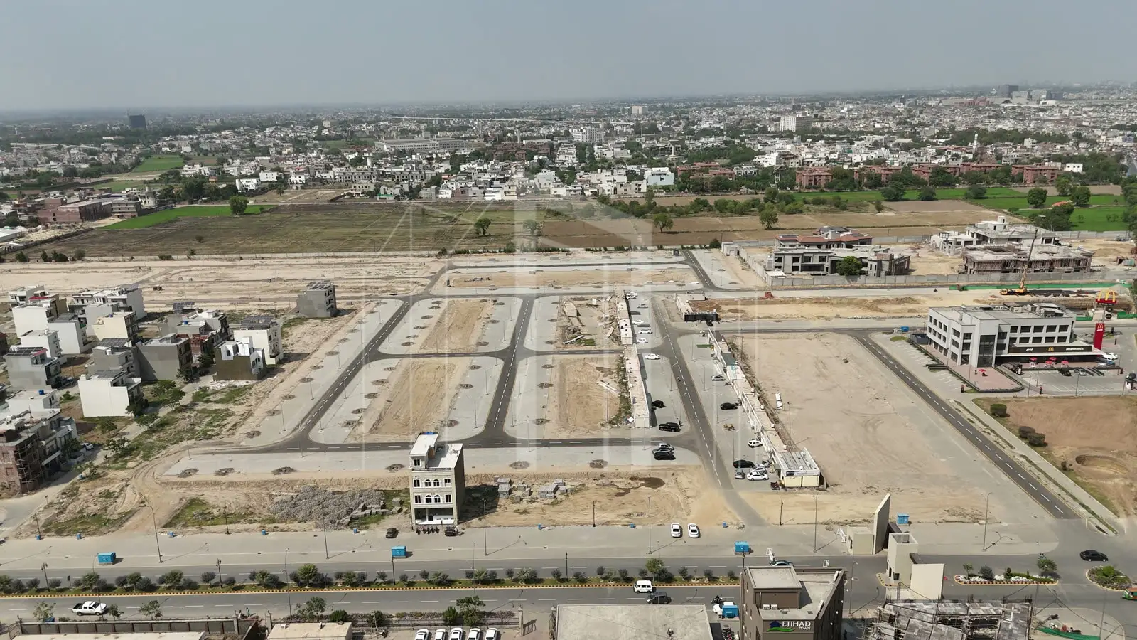 Etihad Town Phase 1, Block Royal — photo 6