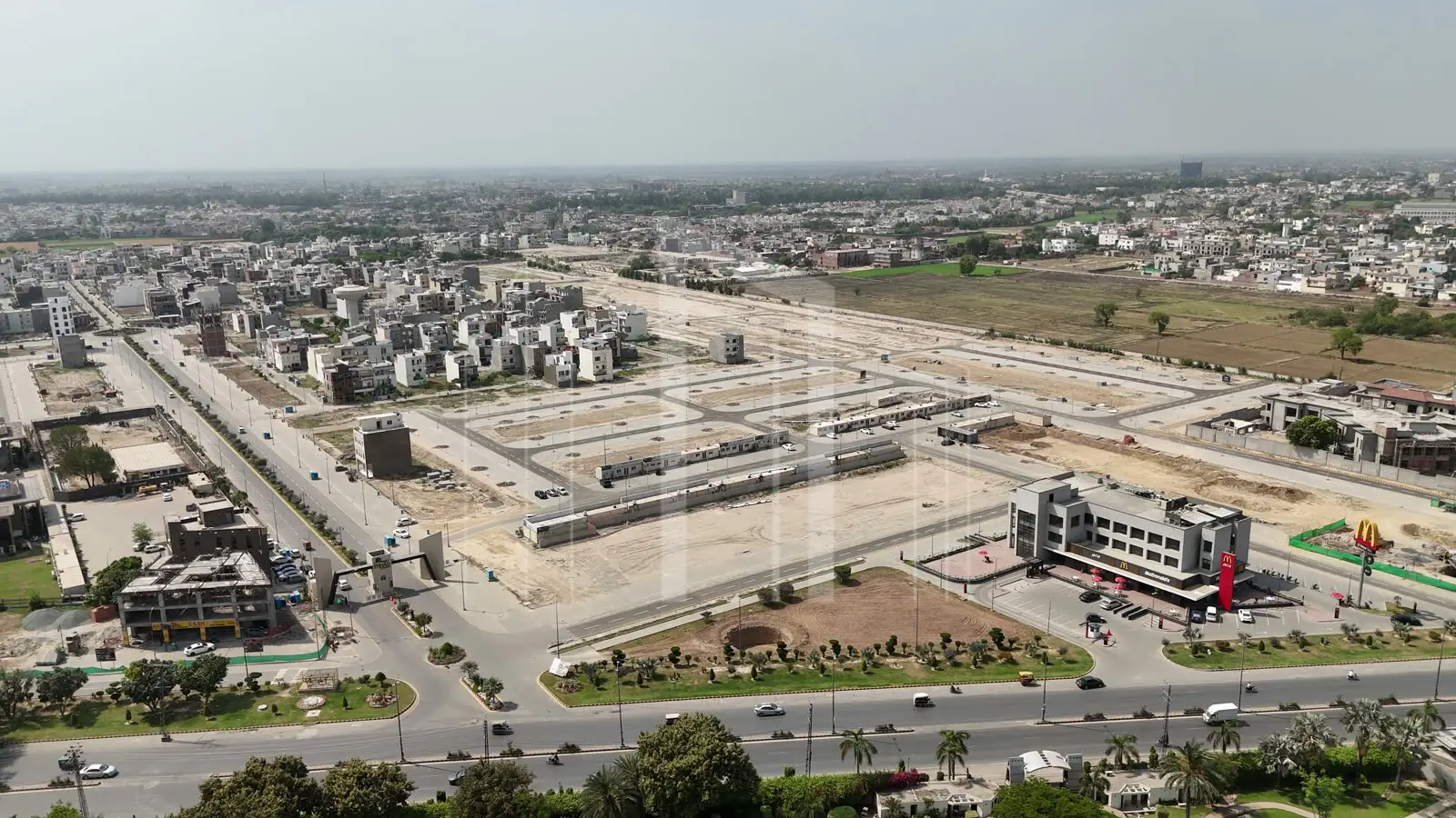 Etihad Town Phase 1, Block Royal — photo 7